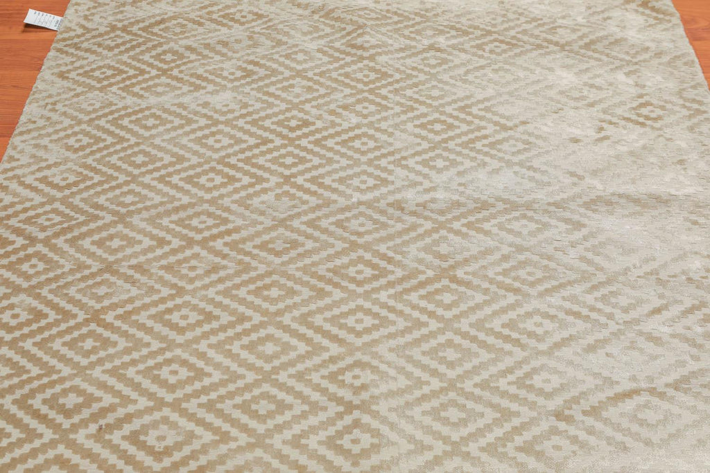 5'3" x 7'7" Handmade 100% Bamboo Silk Loop N Cut Pile Area Rug Beige
